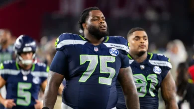 Seattle Seahawks guard Anthony Bradford (75) against the Arizona Cardinals at State Farm Stadium. Mandatory Credit: Mark J. Rebilas-Imagn Images