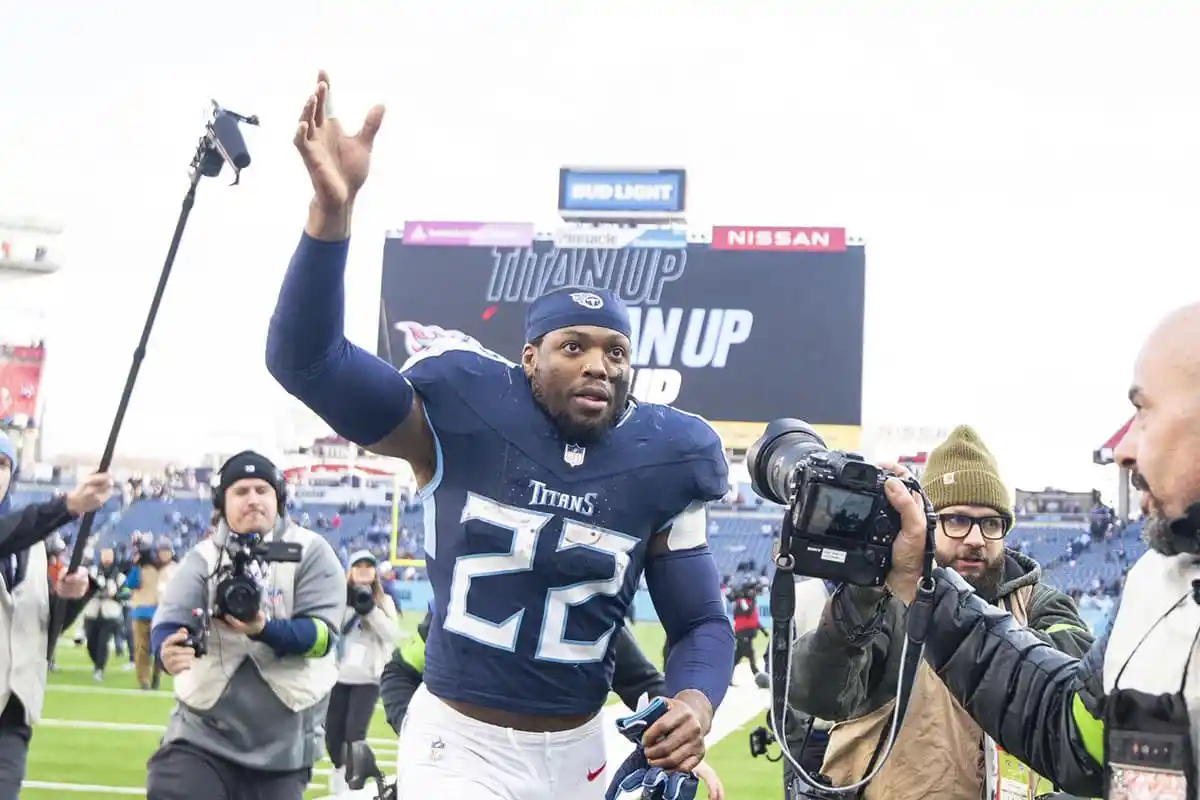 Jan 7, 2024; Nashville, Tennessee, USA; Tennessee Titans running back Derrick Henry (22) waves to the fans as he leaves the field against the Jacksonville Jagua…