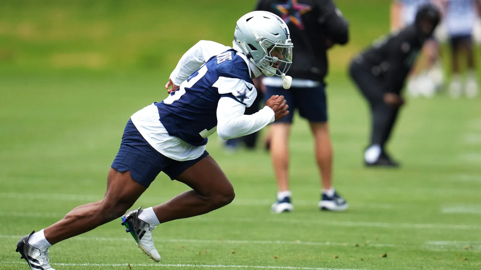 May 1, 2026; Frisco, TX, USA; Dallas Cowboys safety Caleb Downs (18) goes through a drill during practice at the Ford Center at the Star Training Facility in Fr…
